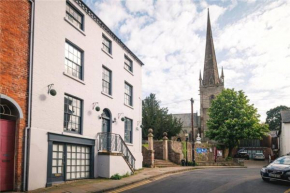 Montague House Town Centre Sleeps Up To 12 Guests